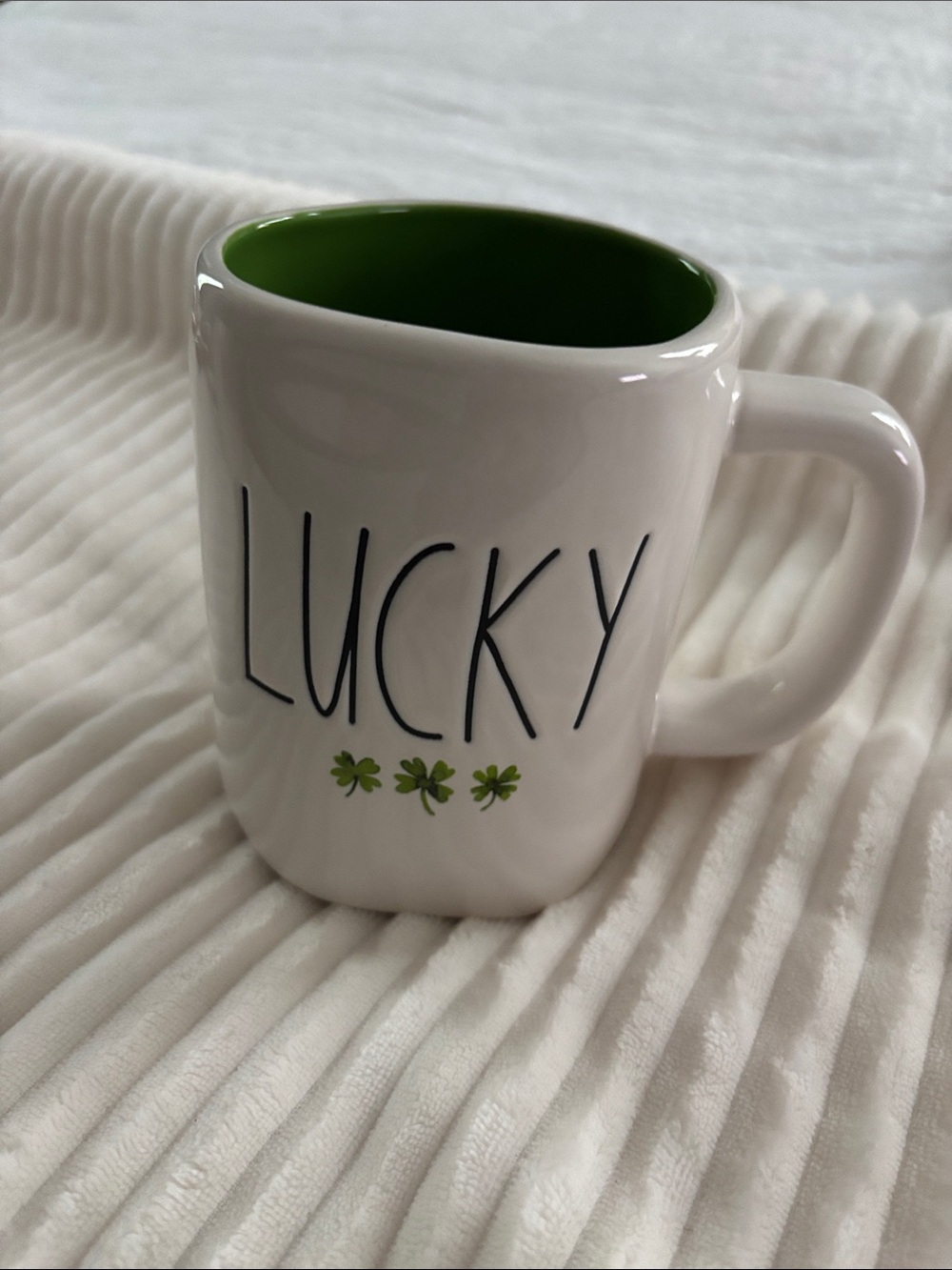 New Rae Dunn ‘Lucky ☘️☘️☘️’ Artesian Collection Two-Tone Large Mug/Cup